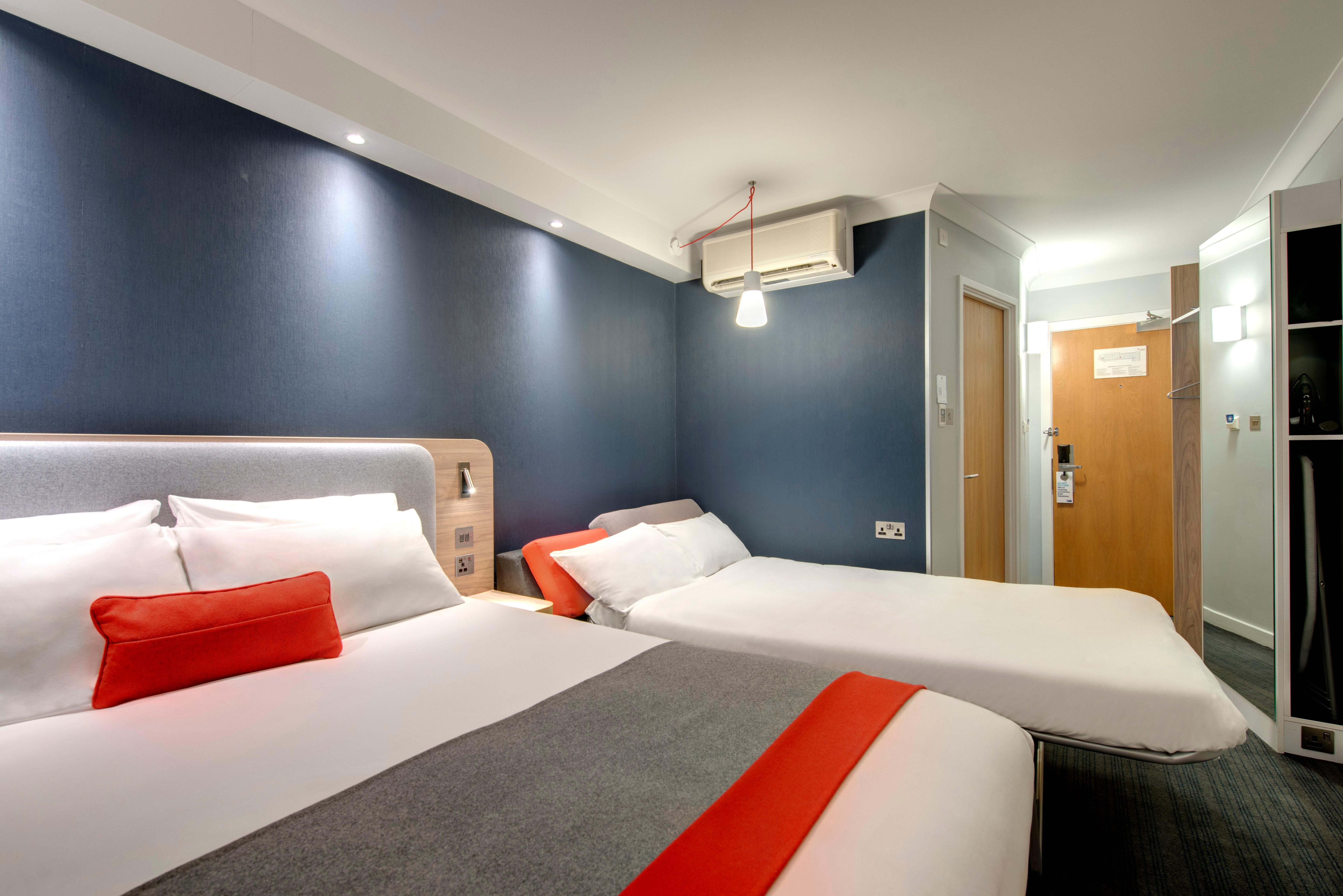 Holiday Inn Express London Luton Airport, An Ihg Hotel Εξωτερικό φωτογραφία