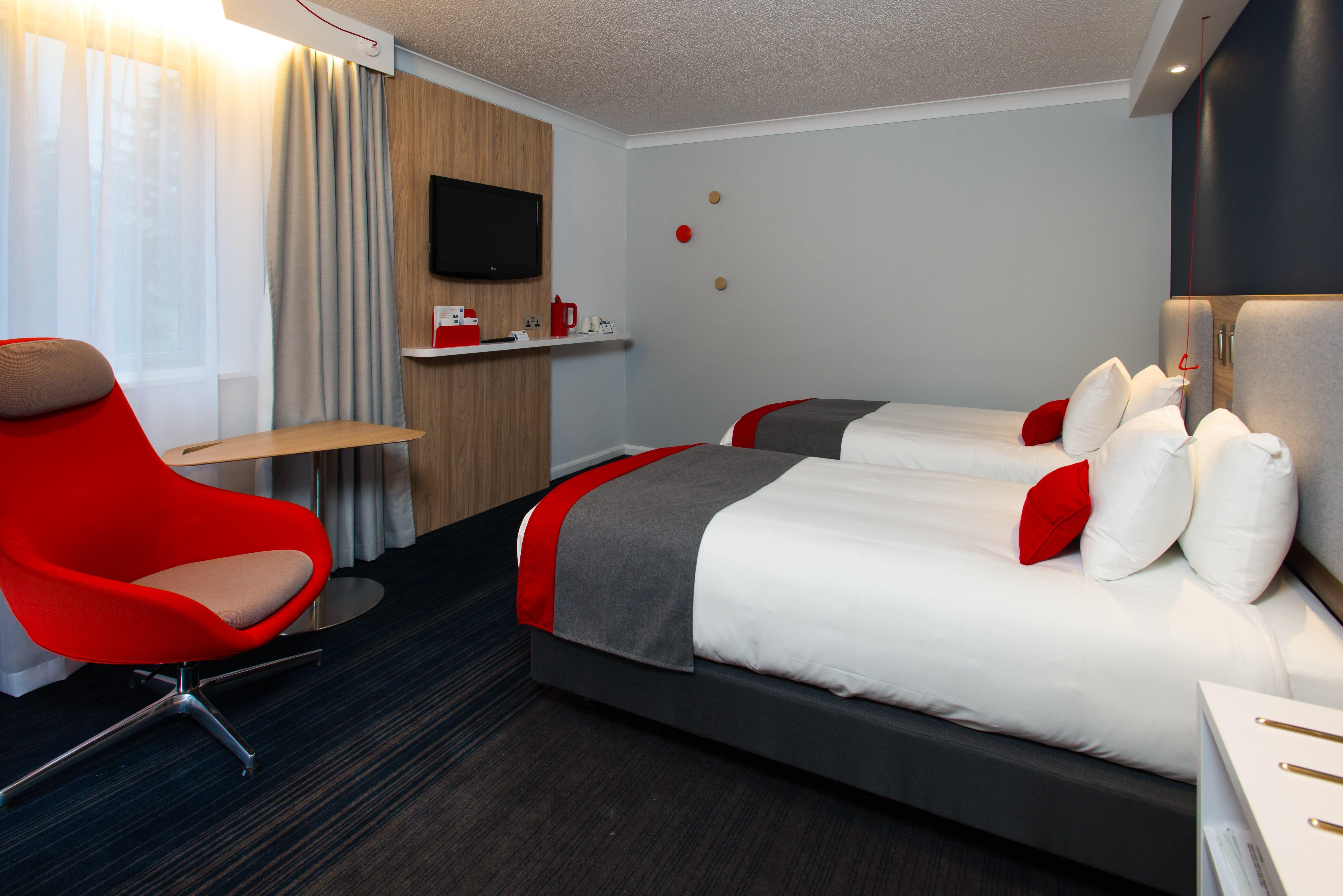 Holiday Inn Express London Luton Airport, An Ihg Hotel Εξωτερικό φωτογραφία