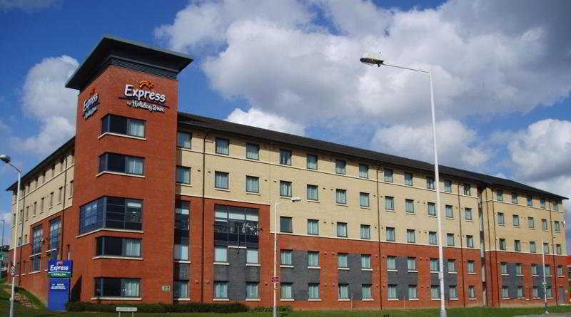 Holiday Inn Express London Luton Airport, An Ihg Hotel Εξωτερικό φωτογραφία